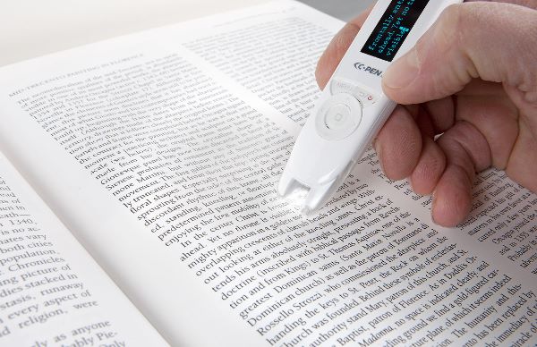 Un stylo lecteur et parleur facilite la vie des enfants dyslexiques L